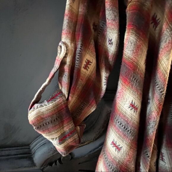 En Creme southwestern plaid flannel poncho shirt with fringe maroon - Picture 3 of 6